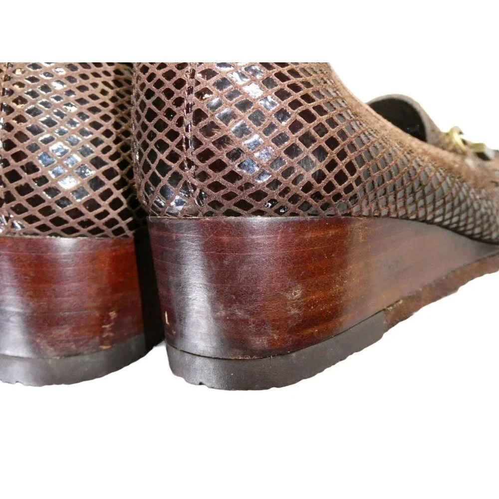 Stuart Weitzman Size 9 N Narrow Brown Serpentine Snake Print Wooden Wedges Chain - Picture 11 of 12